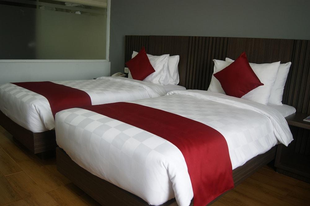 Merapi Merbabu Hotels Bekasi Exterior photo