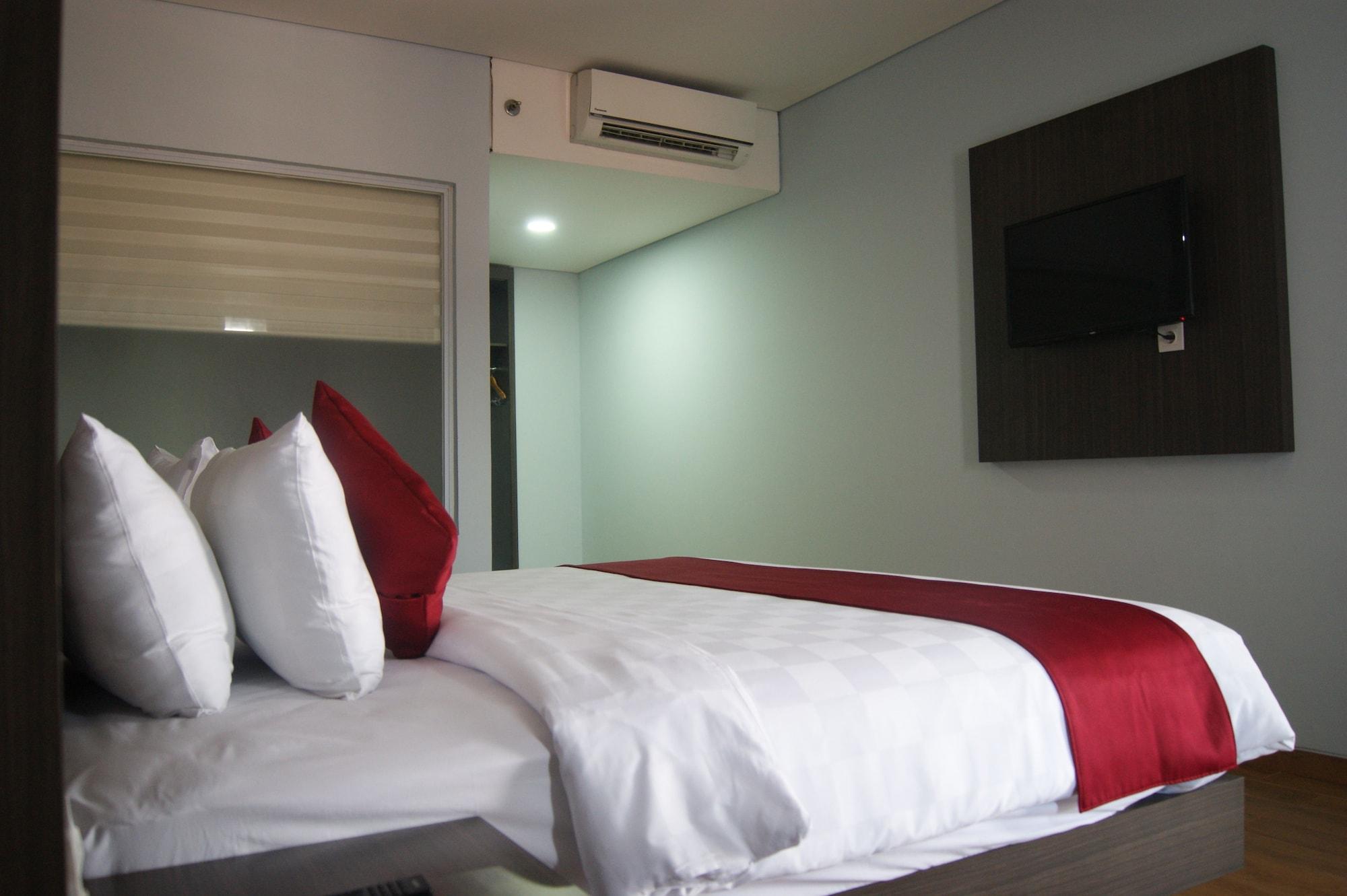 Merapi Merbabu Hotels Bekasi Exterior photo