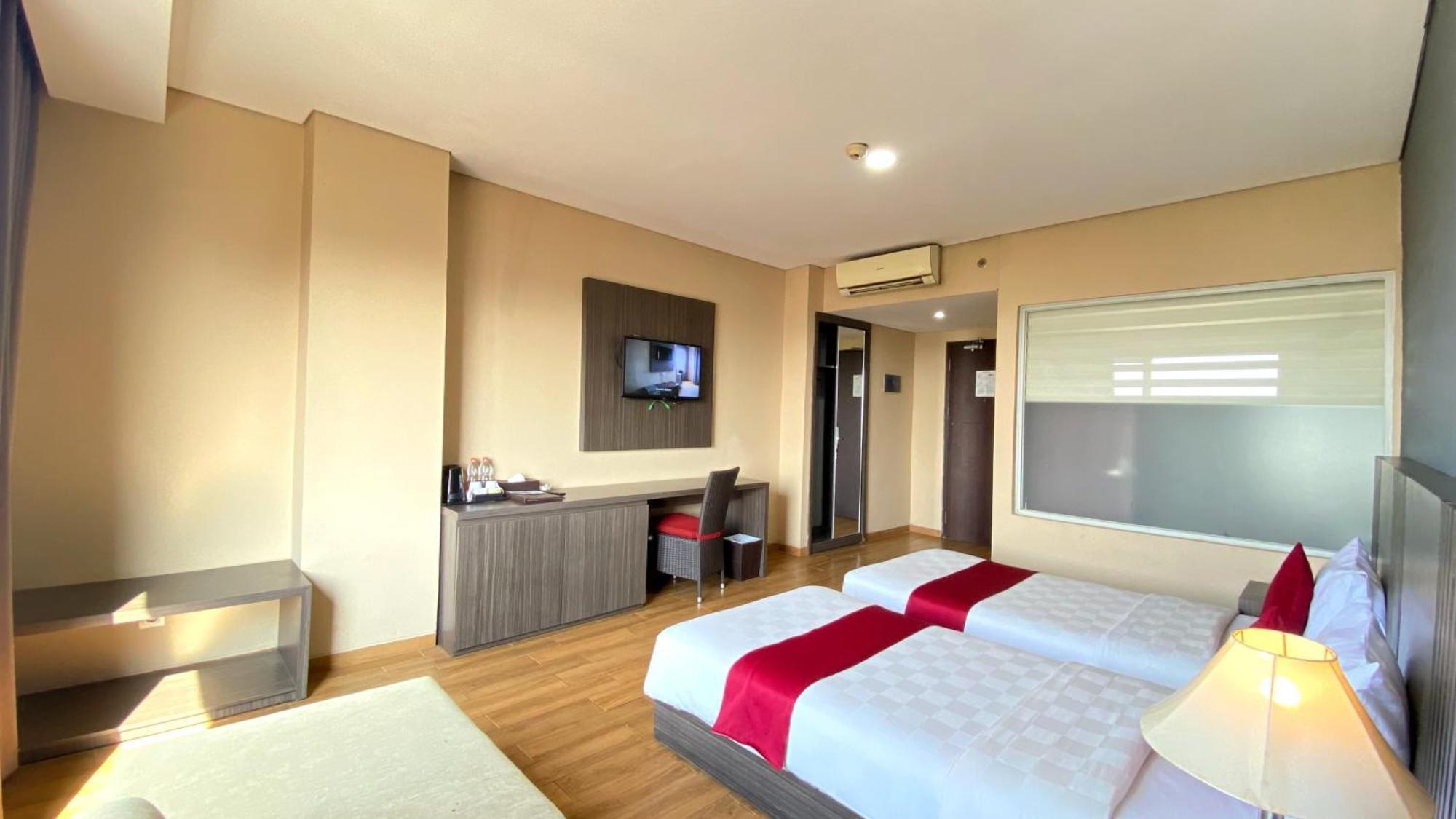 Merapi Merbabu Hotels Bekasi Exterior photo