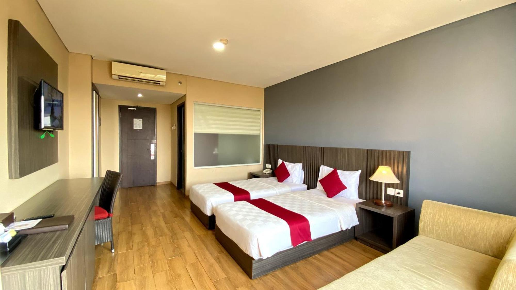 Merapi Merbabu Hotels Bekasi Exterior photo
