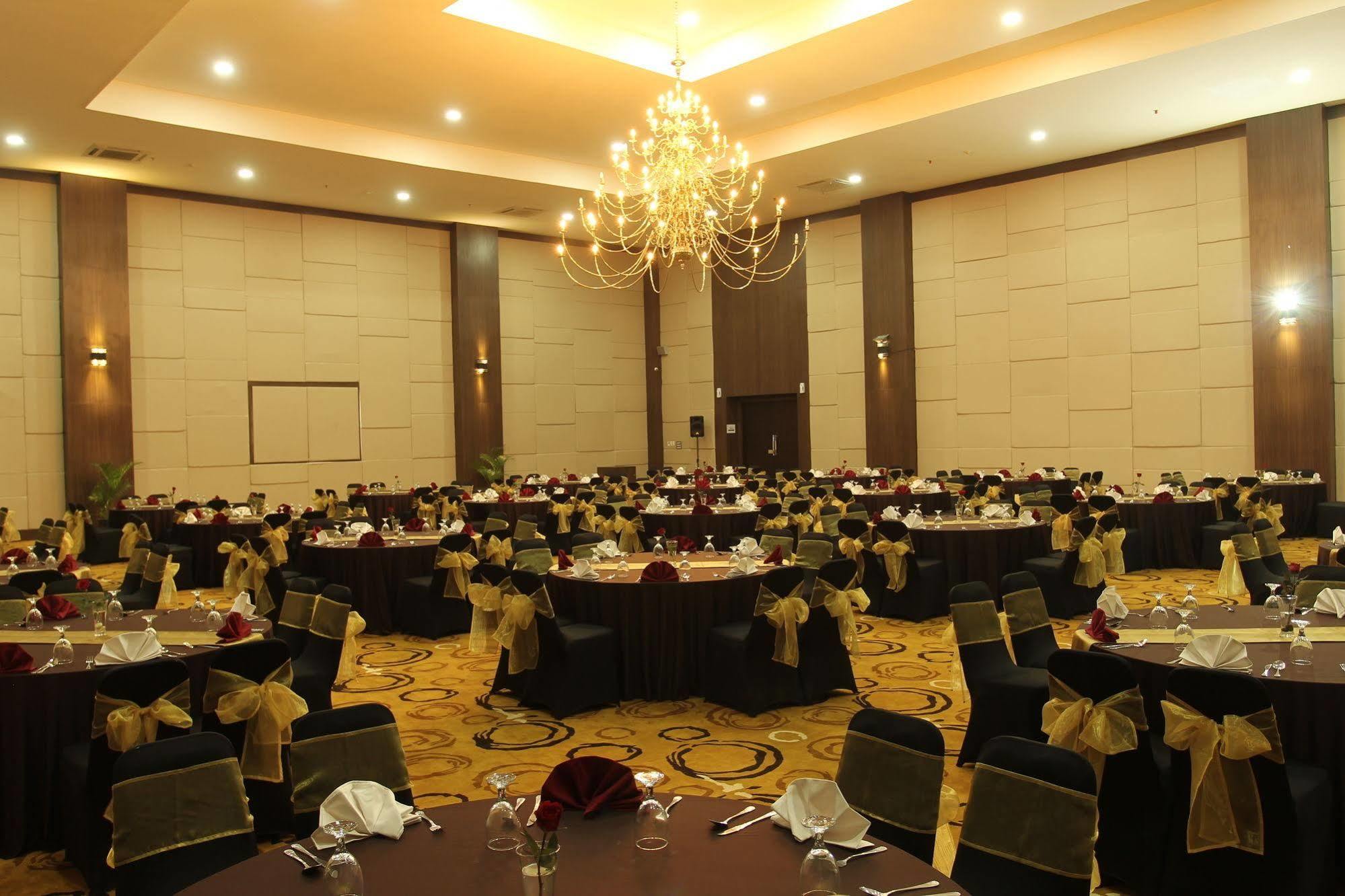Merapi Merbabu Hotels Bekasi Exterior photo